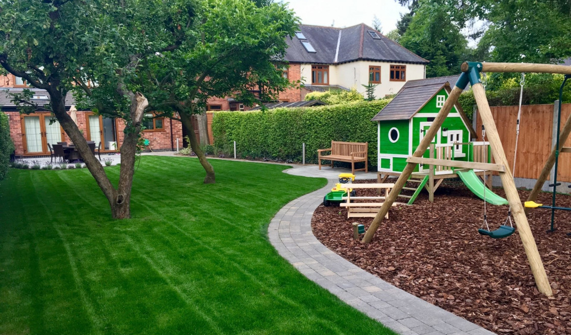 Children play gardening